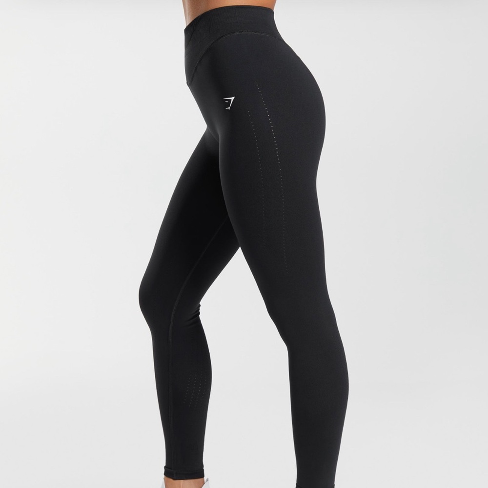 Gym shark leggings